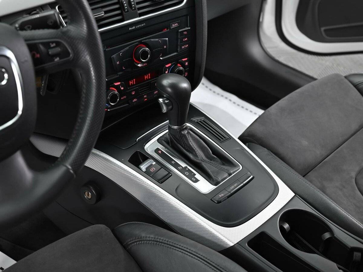 Б/У Ауди А4 2010 года. Фото: #10