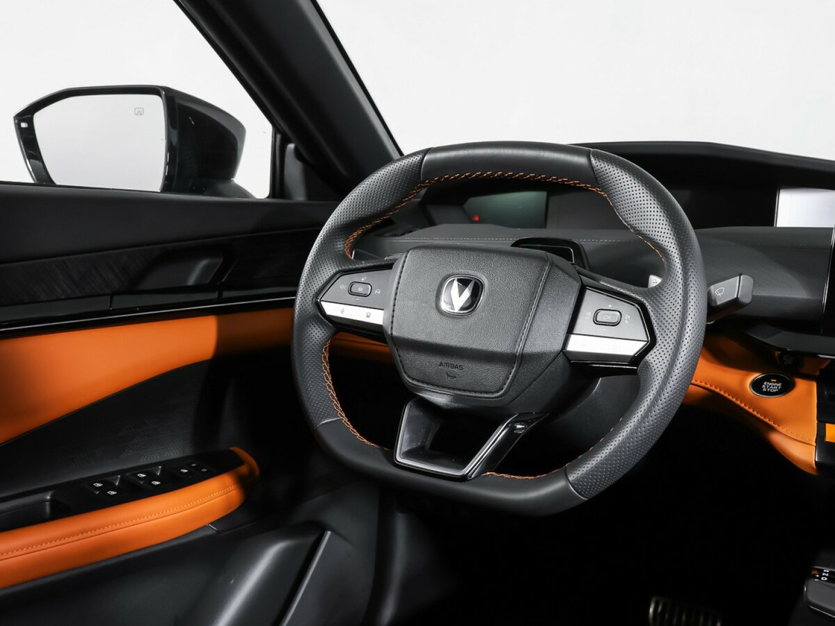 Б/У Чанган УНИ-В 2023 года. Фото: #9