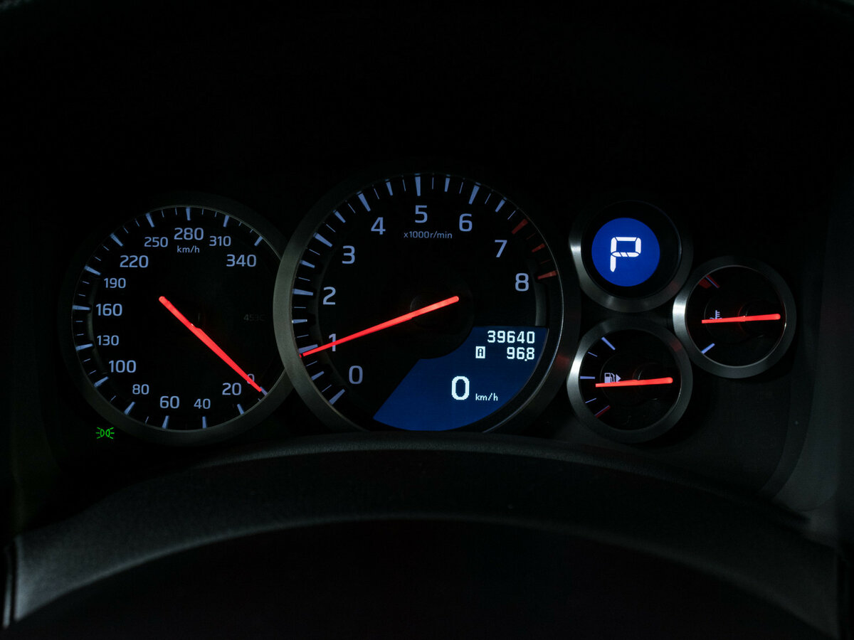 Б/У Ниссан ГТ-Р 2011 года. Фото: #10