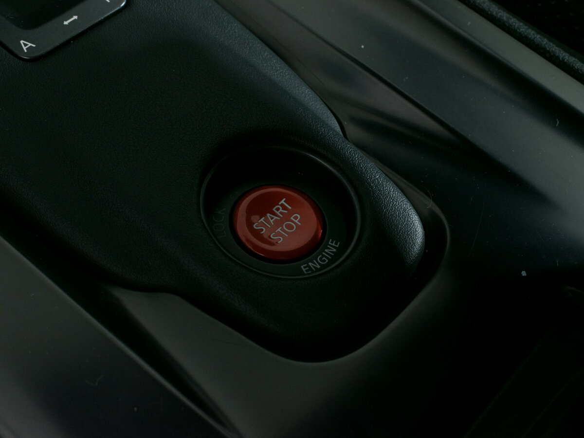 Б/У Ниссан ГТ-Р 2011 года. Фото: #12