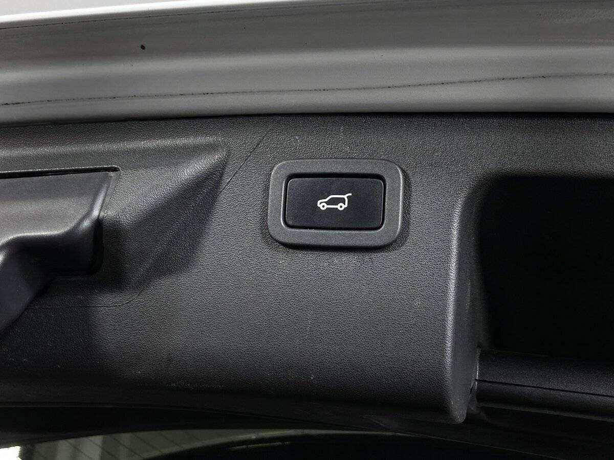 Б/У Лэнд Ровер Дискавери Спорт 2018 года. Фото: #6