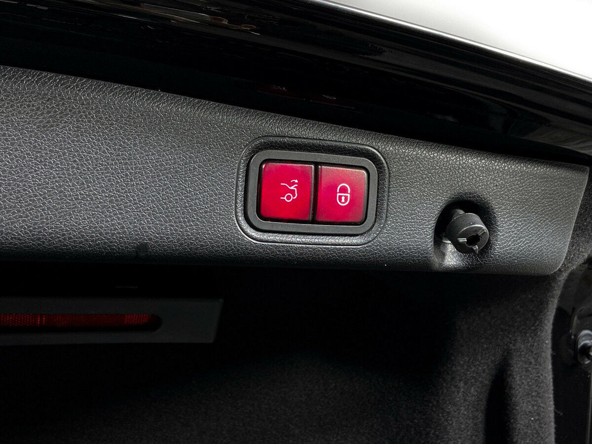 Б/У Мерседес-Бенц Е-Класс 2021 года. Фото: #6