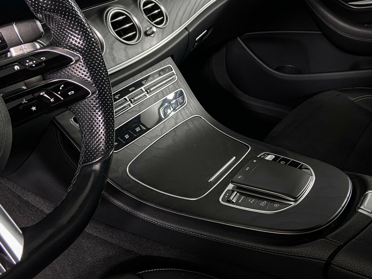 Б/У Мерседес-Бенц Е-Класс 2021 года. Фото: #14