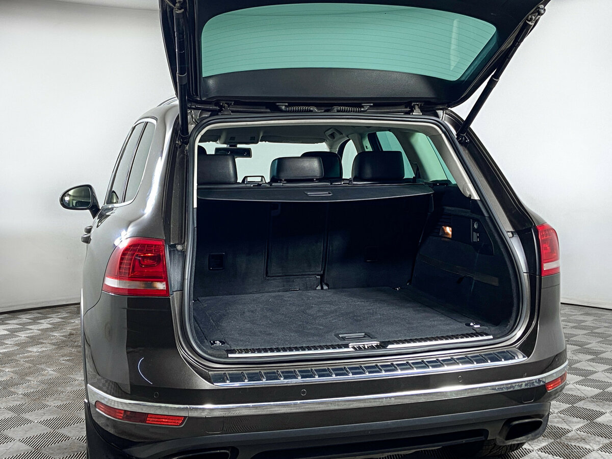 Б/У Фольксваген Туарег 2015 года. Фото: #6