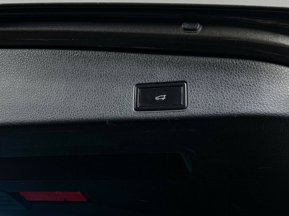 Б/У Фольксваген Туарег 2015 года. Фото: #7