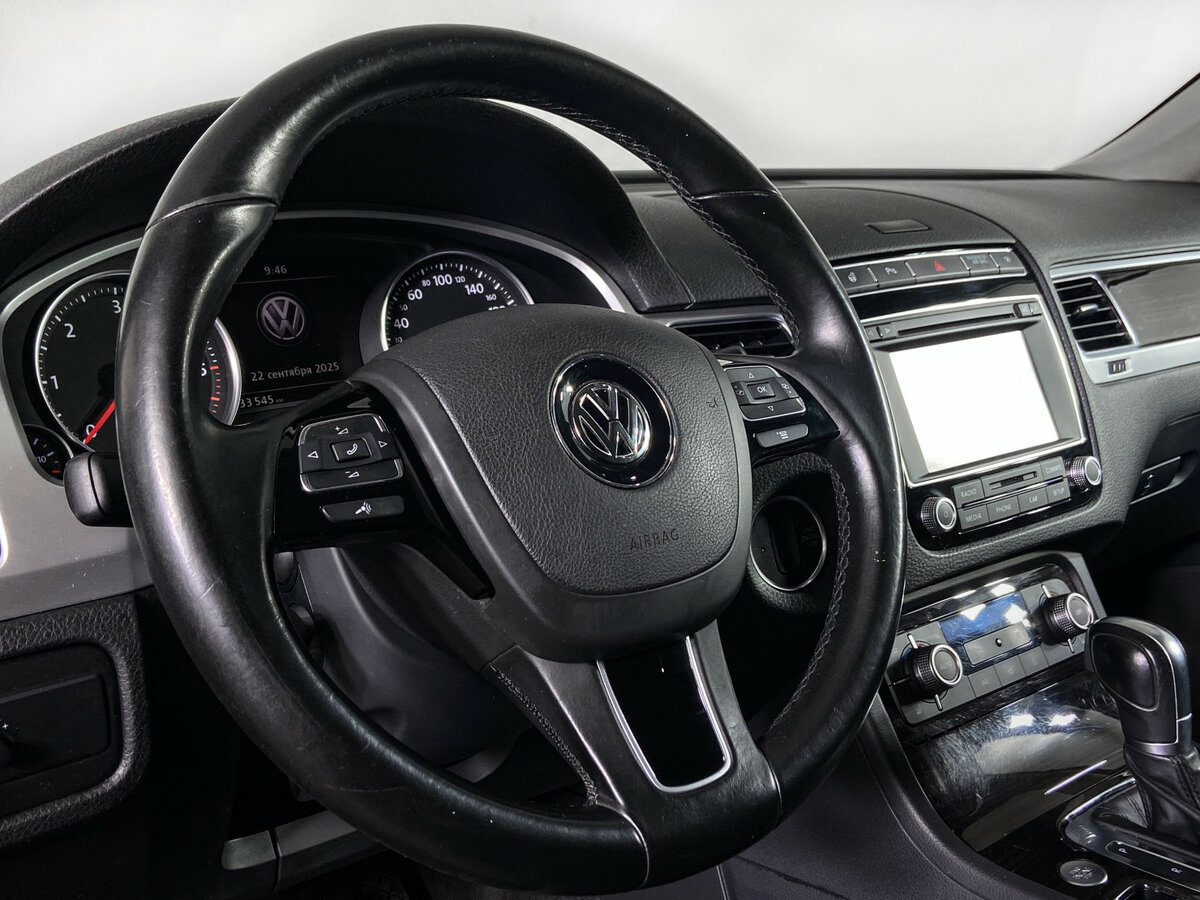 Б/У Фольксваген Туарег 2015 года. Фото: #12