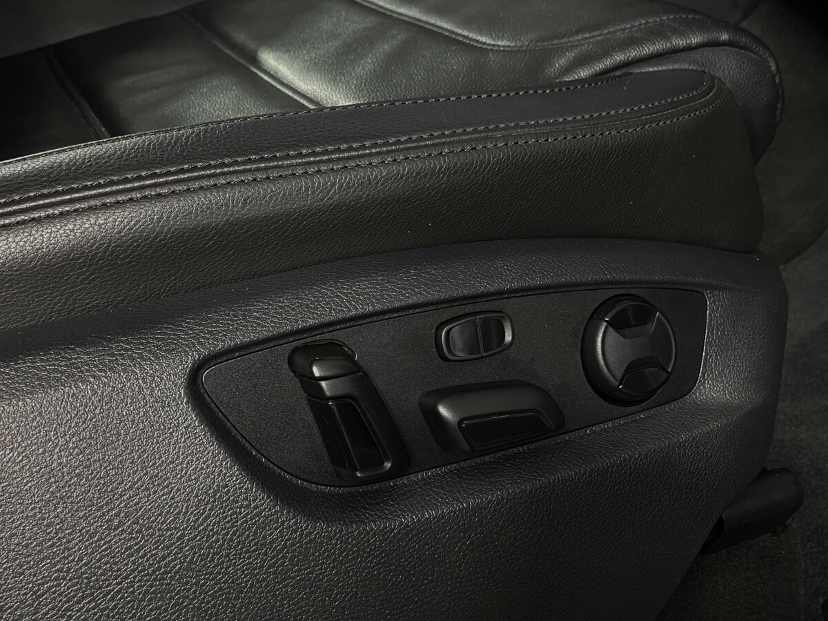 Б/У Фольксваген Туарег 2015 года. Фото: #15