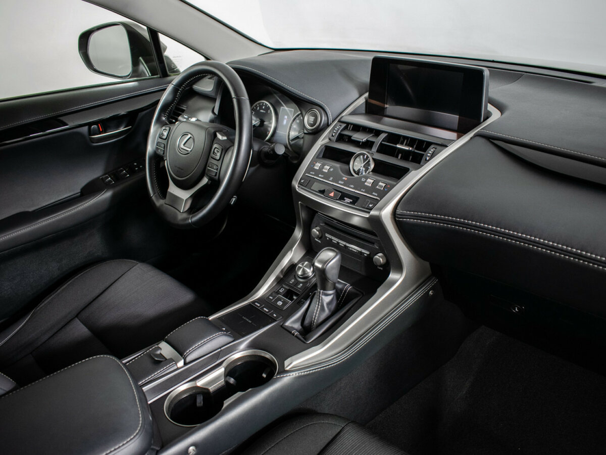 Б/У Лексус Н-Икс 2020 года. Фото: #8