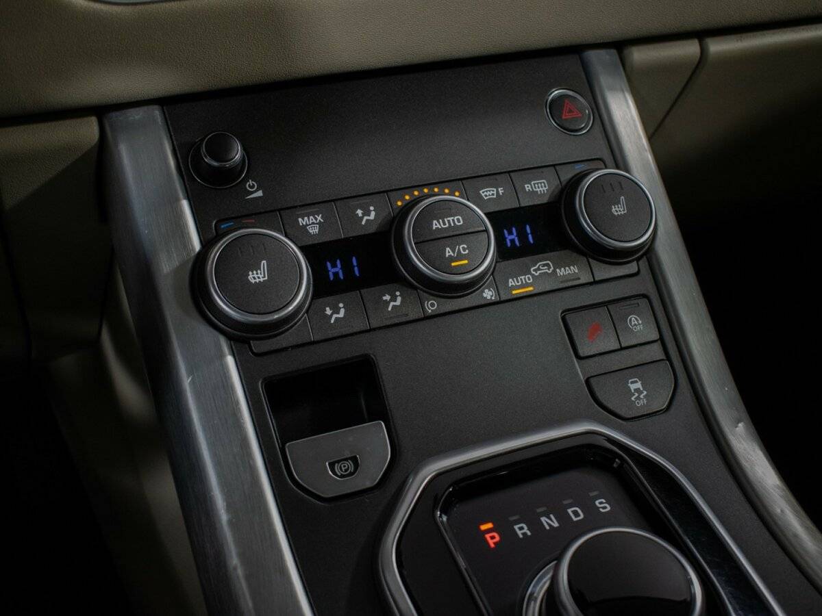 Б/У Лэнд Ровер Рэнж Ровер Эвок 2017 года. Фото: #13