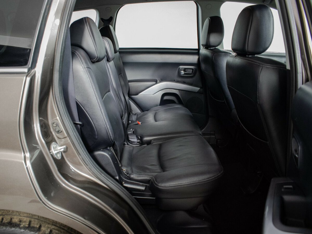 Б/У Пежо 4007 2010 года. Фото: #8