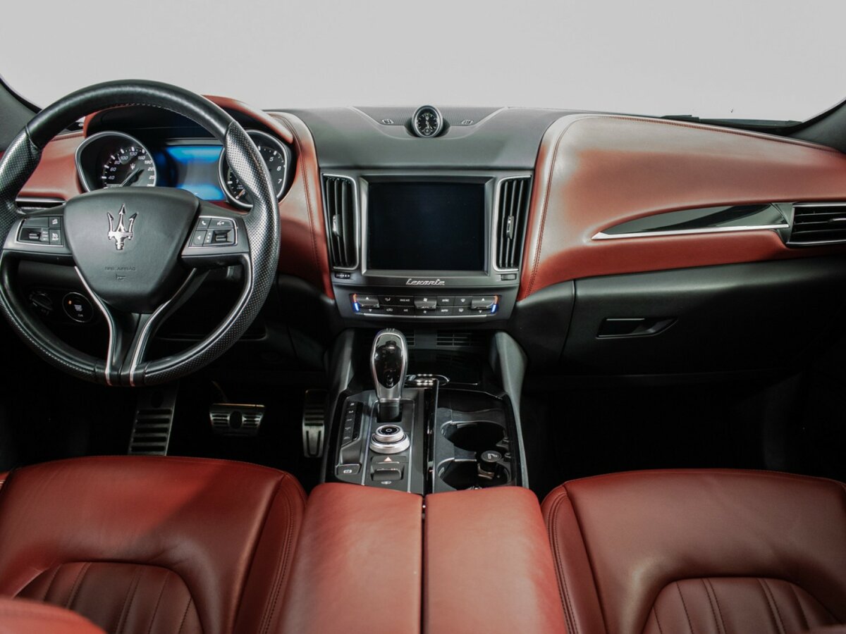 Б/У Мазератти Леванте 2017 года. Фото: #10