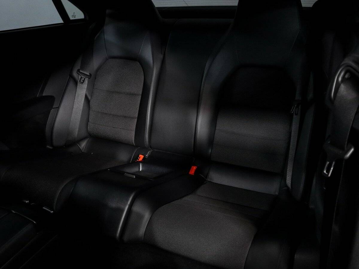 Б/У Мерседес-Бенц Е-Класс 2010 года. Фото: #7