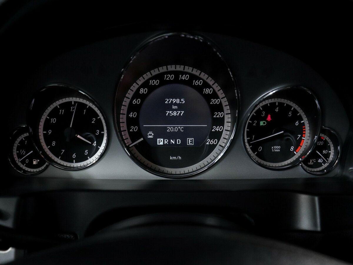 Б/У Мерседес-Бенц Е-Класс 2010 года. Фото: #8