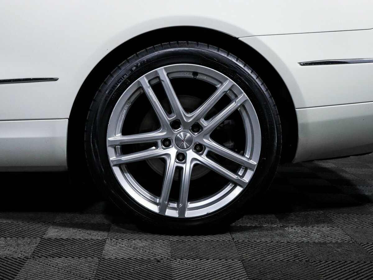 Б/У Мерседес-Бенц Е-Класс 2010 года. Фото: #11