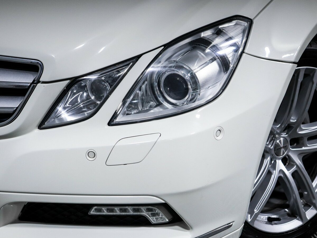 Б/У Мерседес-Бенц Е-Класс 2010 года. Фото: #12