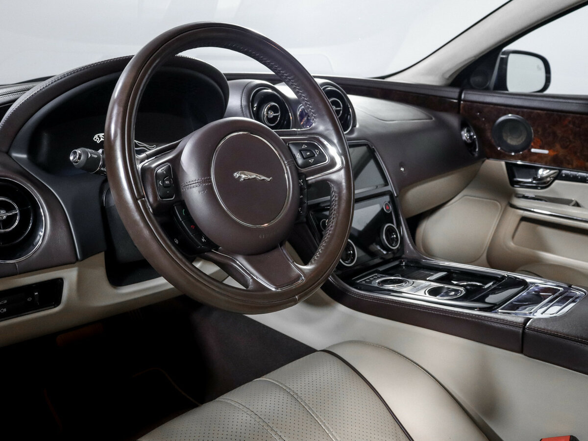 Б/У Ягуар ИксДжи 2011 года. Фото: #10