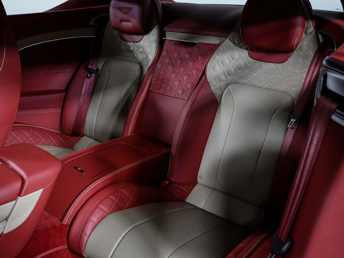 Б/У Бэнтли Континенталь ГТ 2019 года. Фото: #7