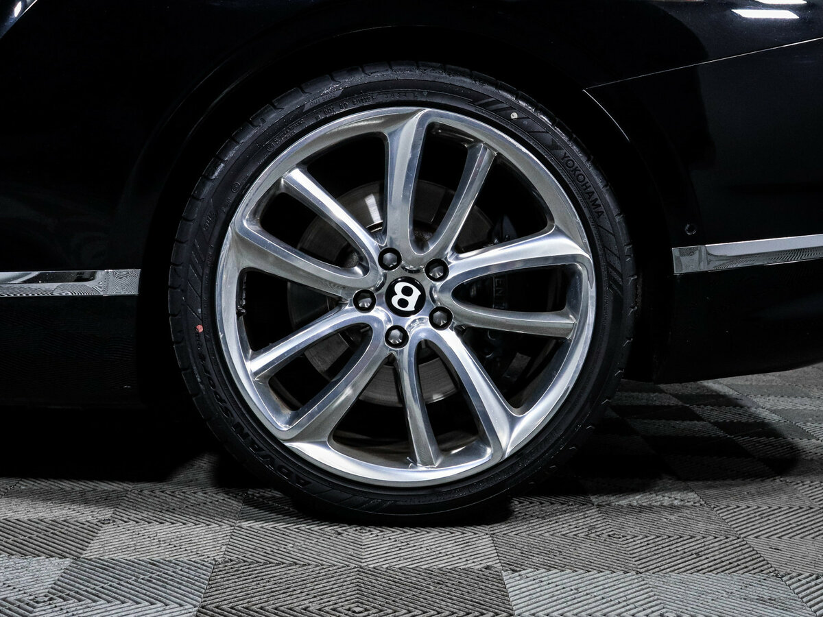 Б/У Бэнтли Континенталь ГТ 2019 года. Фото: #11