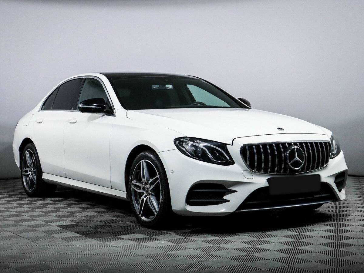 Б/У Мерседес-Бенц Е-Класс 2019 года. Фото: #2