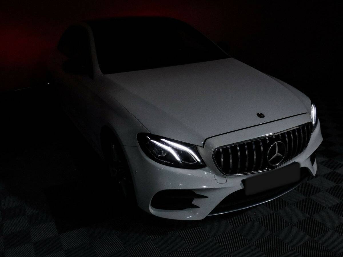 Б/У Мерседес-Бенц Е-Класс 2019 года. Фото: #18