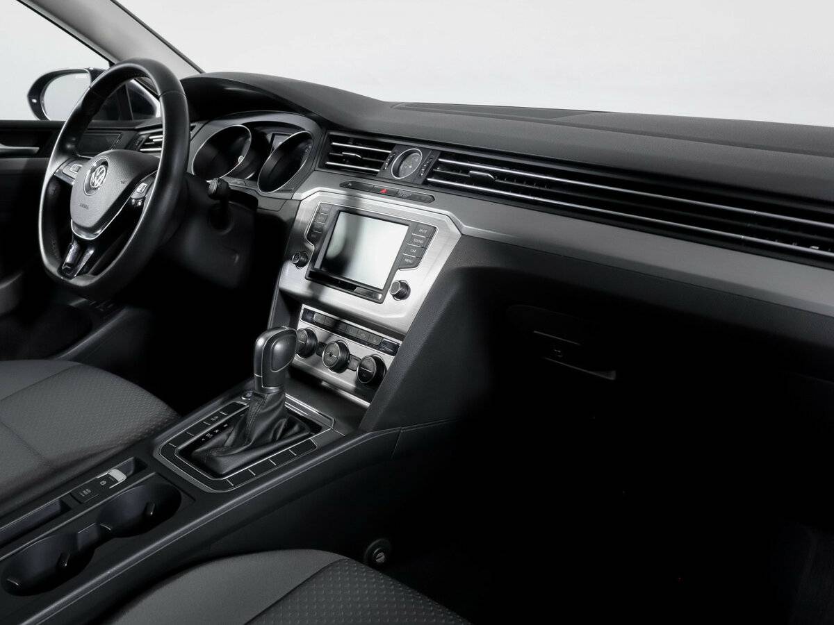 Б/У Фольксваген Пассат 2016 года. Фото: #6