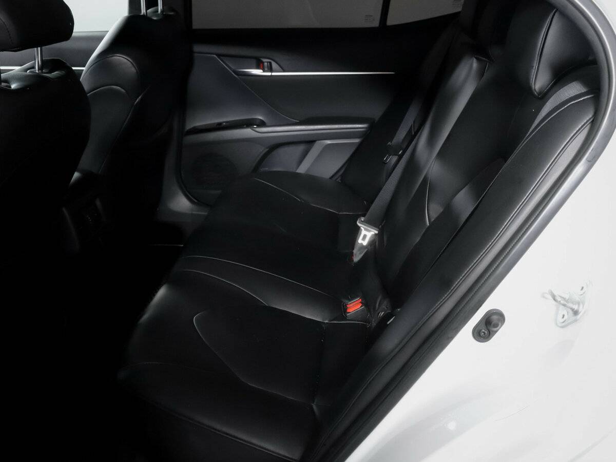 Б/У Тойота Камри 2020 года. Фото: #7