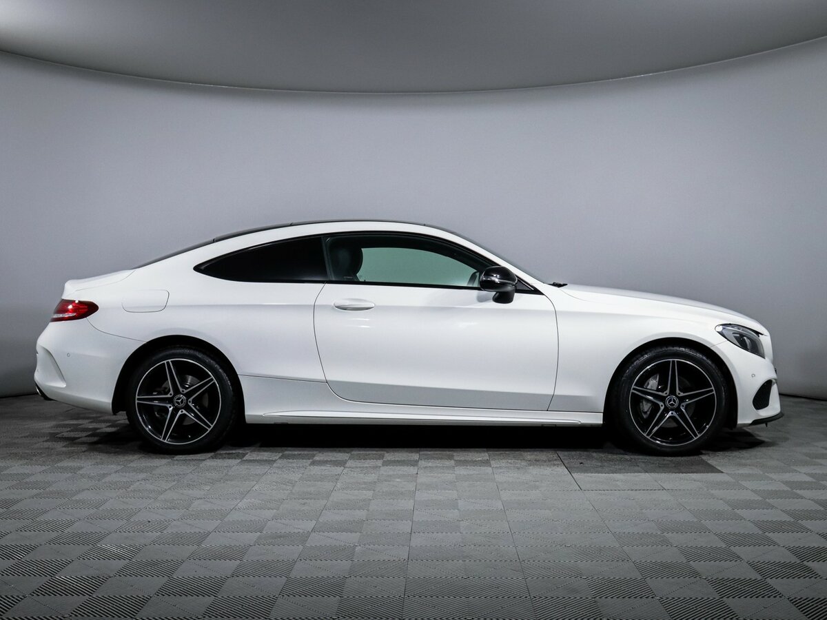 Б/У Мерседес-Бенц Ц-Класс 2018 года. Фото: #3