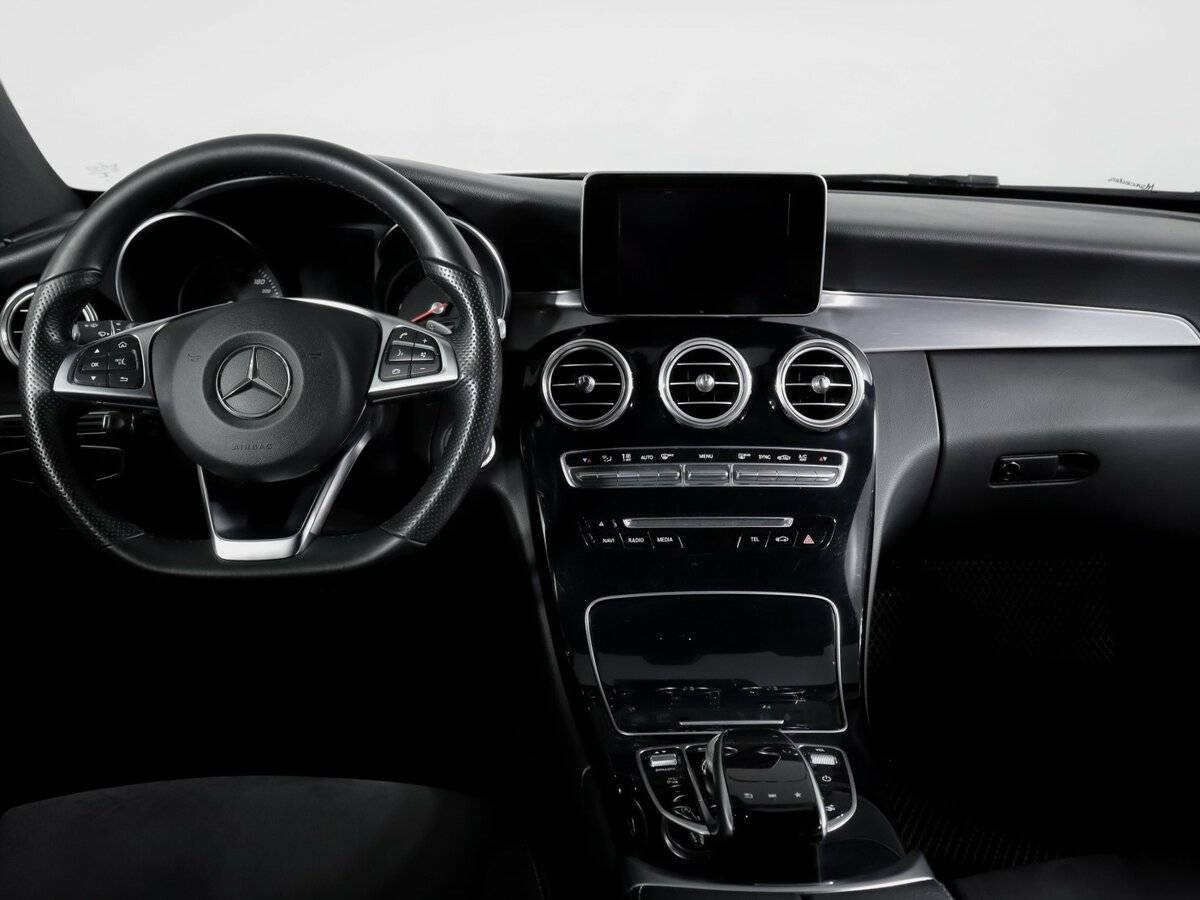 Б/У Мерседес-Бенц Ц-Класс 2018 года. Фото: #11