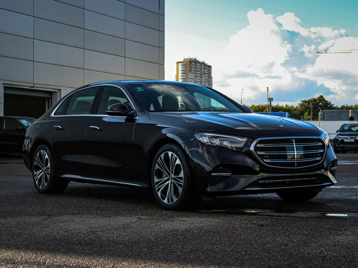 Б/У Мерседес-Бенц Е-Класс 2024 года. Фото: #2