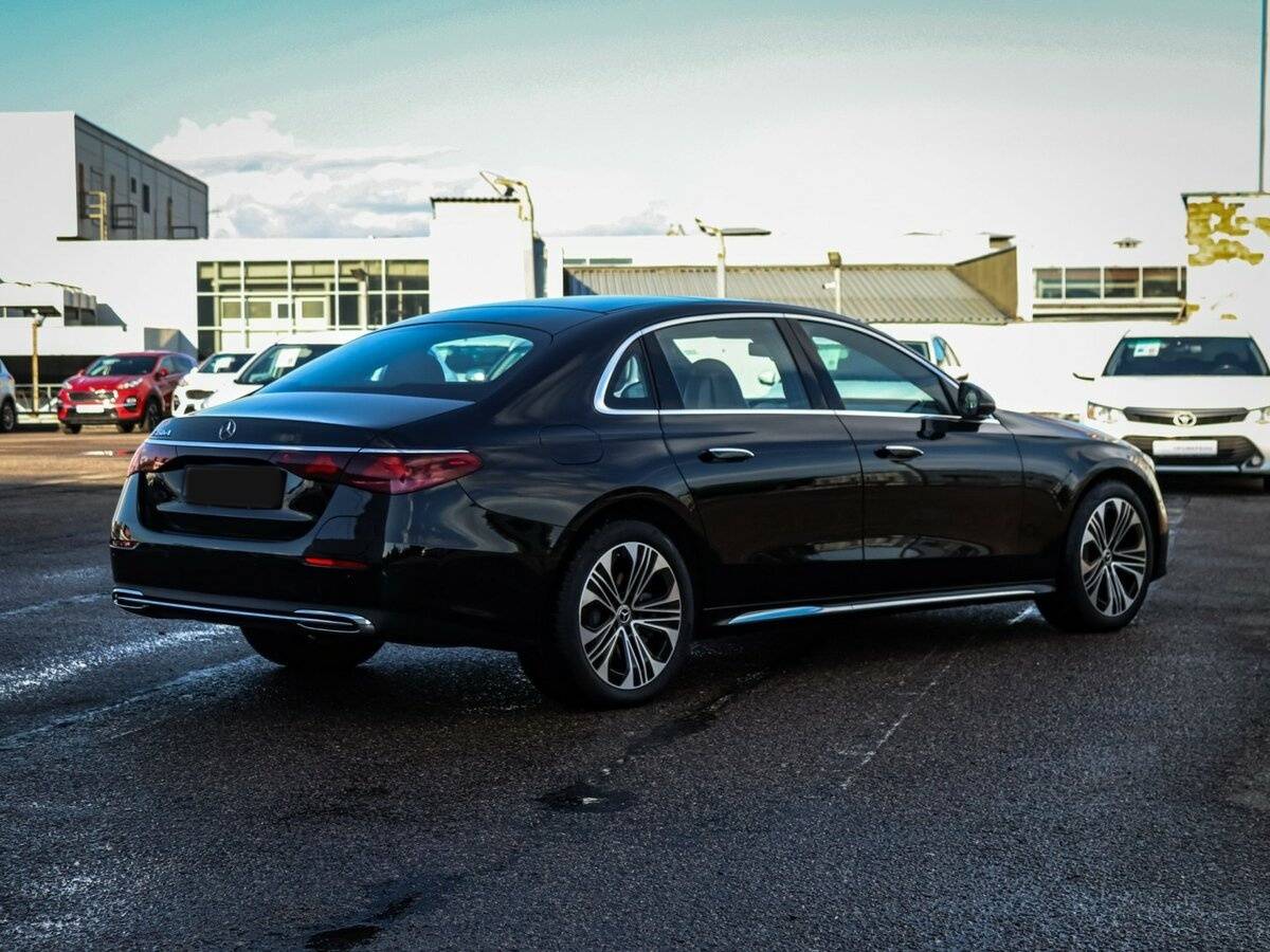 Б/У Мерседес-Бенц Е-Класс 2024 года. Фото: #4