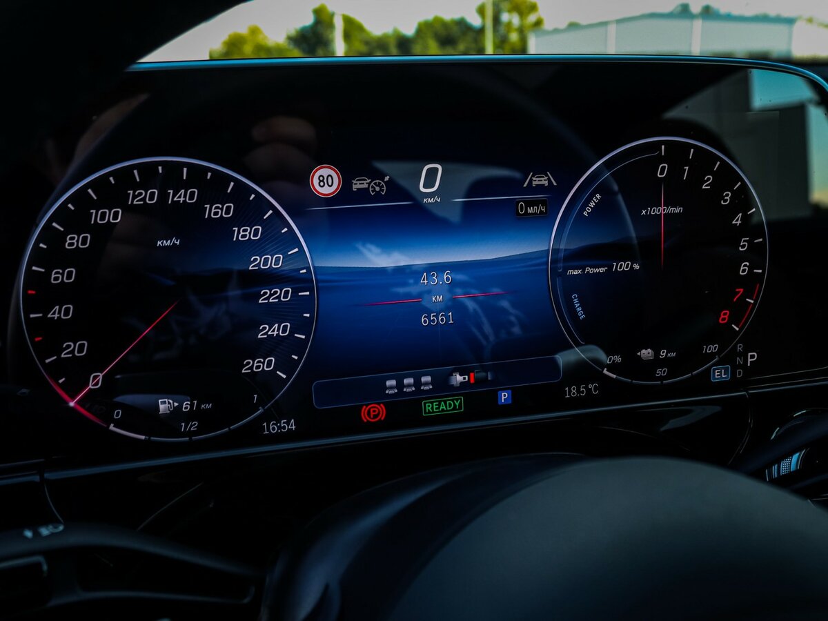 Б/У Мерседес-Бенц Е-Класс 2024 года. Фото: #9