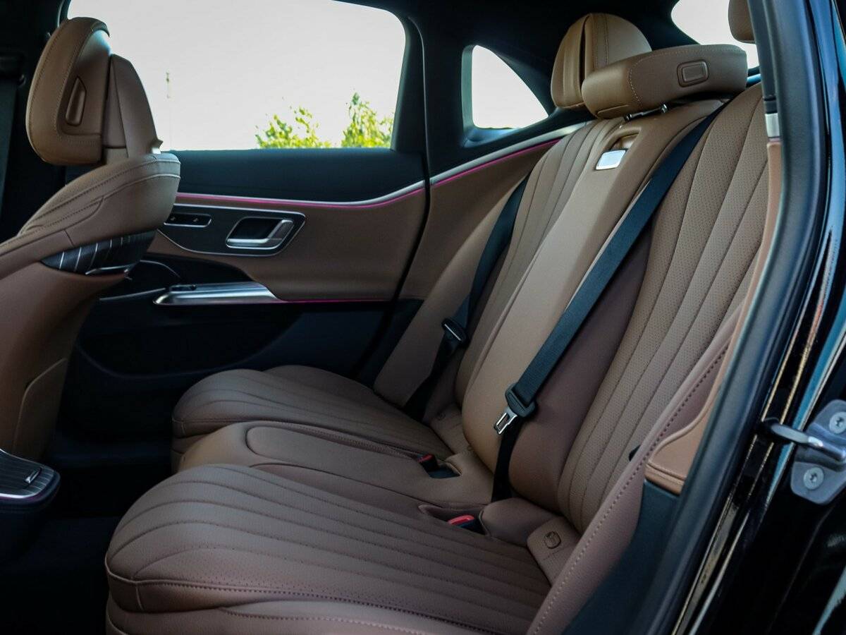 Б/У Мерседес-Бенц Е-Класс 2024 года. Фото: #12