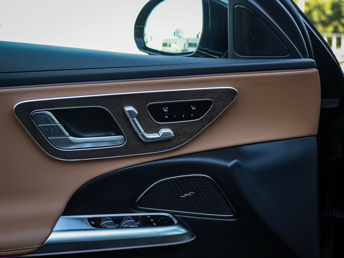 Б/У Мерседес-Бенц Е-Класс 2024 года. Фото: #17