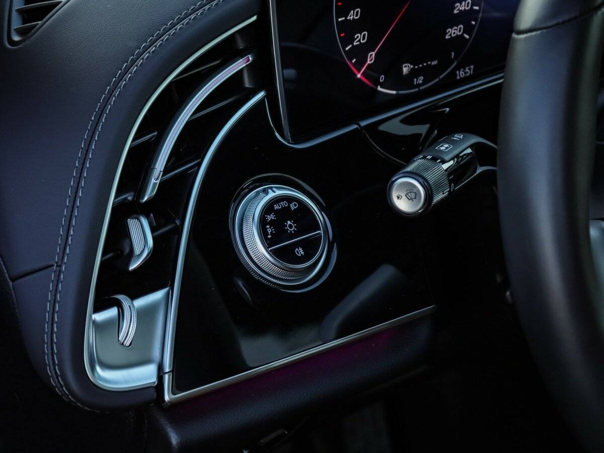 Б/У Мерседес-Бенц Е-Класс 2024 года. Фото: #18