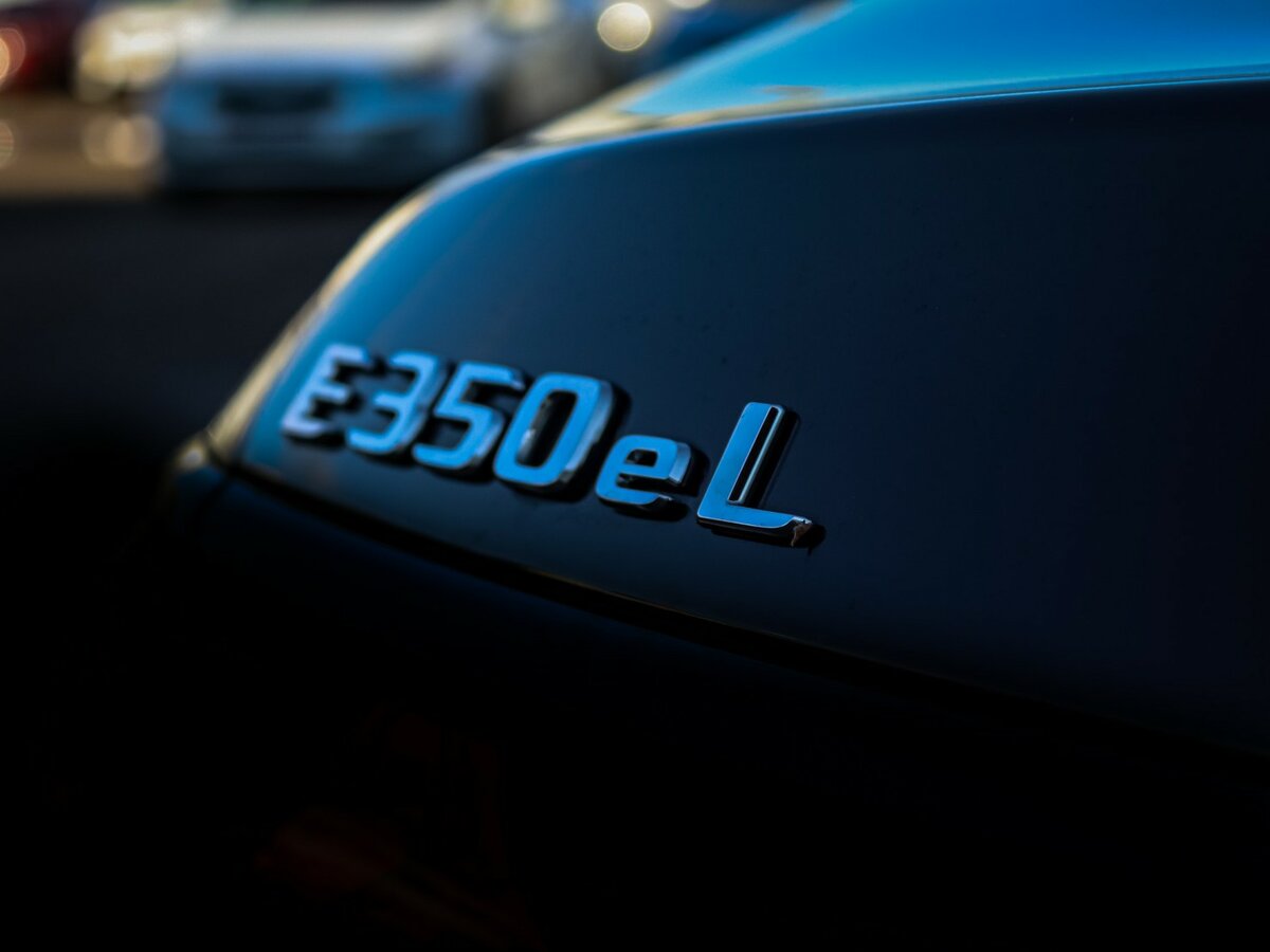 Б/У Мерседес-Бенц Е-Класс 2024 года. Фото: #28