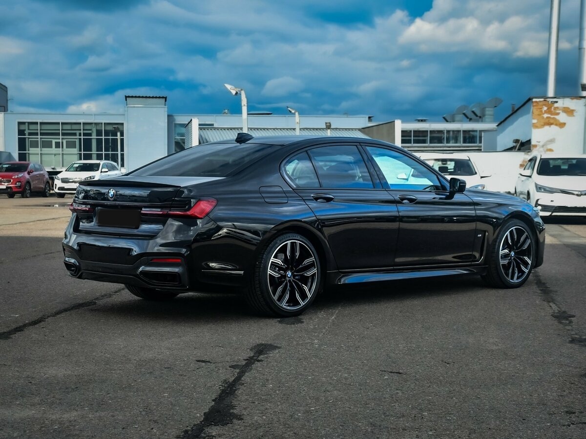 Б/У БМВ 7 серии 2020 года. Фото: #4