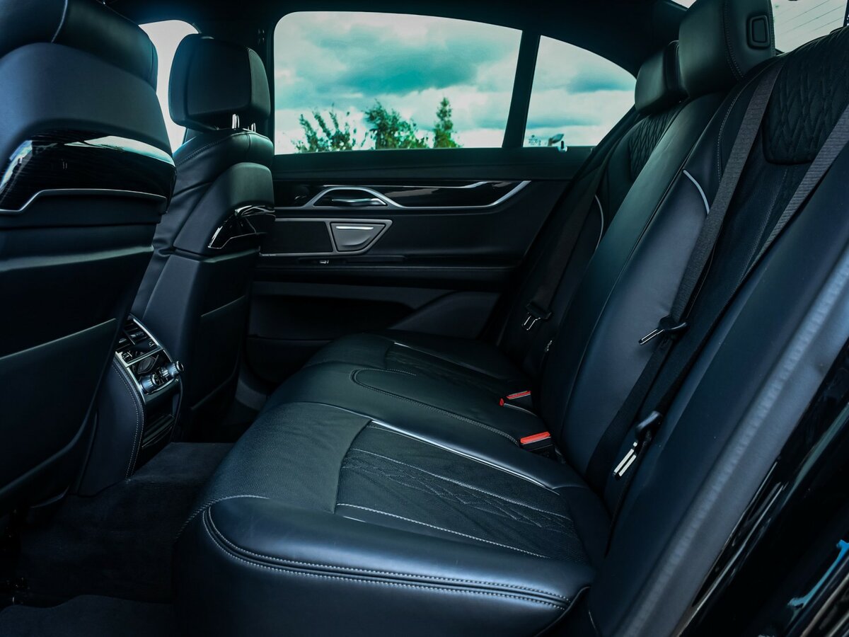 Б/У БМВ 7 серии 2020 года. Фото: #11