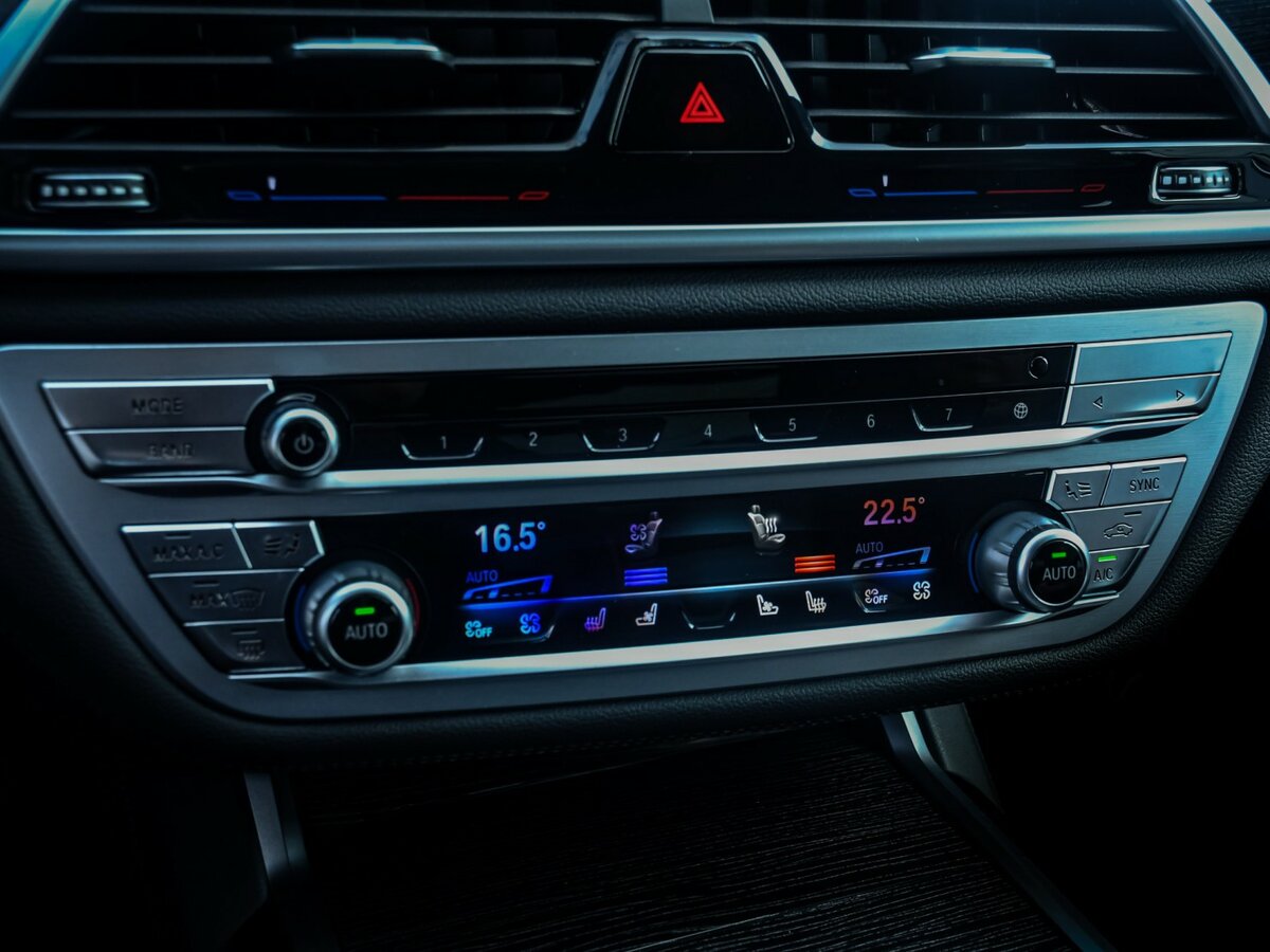 Б/У БМВ 7 серии 2020 года. Фото: #28