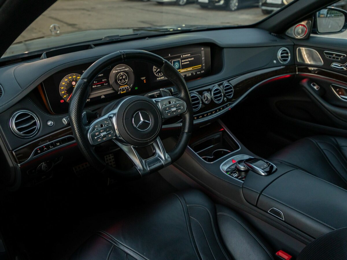 Б/У Мерседес-Бенц С-Класс 2019 года. Фото: #12