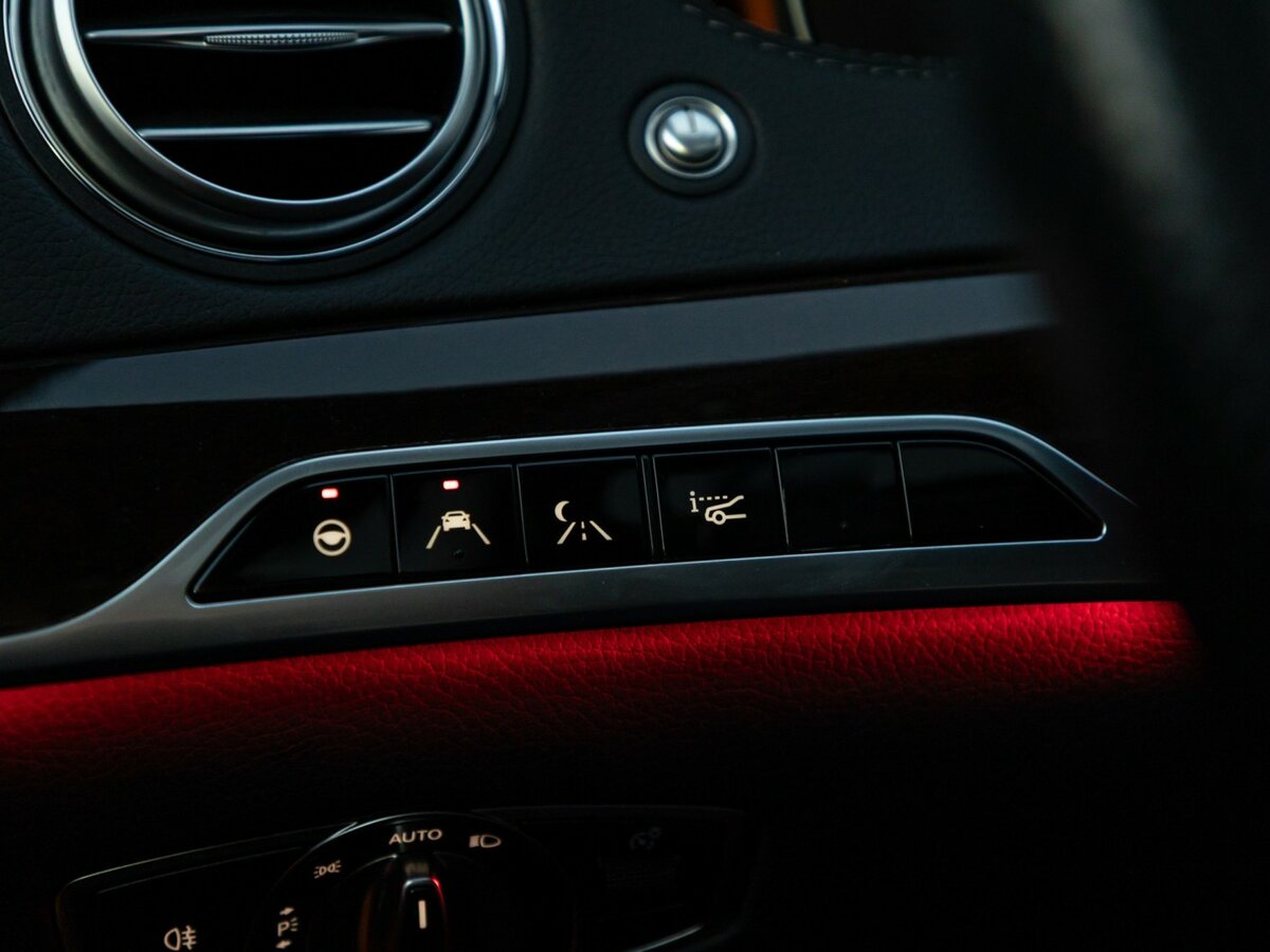 Б/У Мерседес-Бенц С-Класс 2019 года. Фото: #25