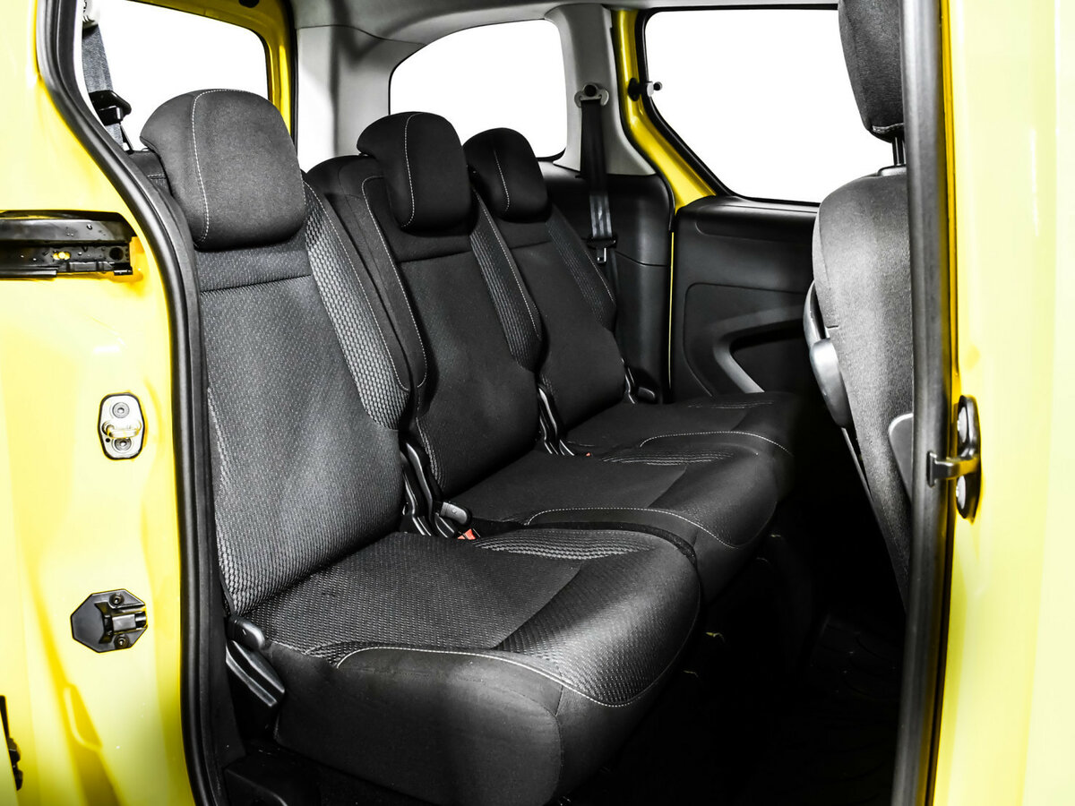 Б/У Пежо Партнер 2021 года. Фото: #6