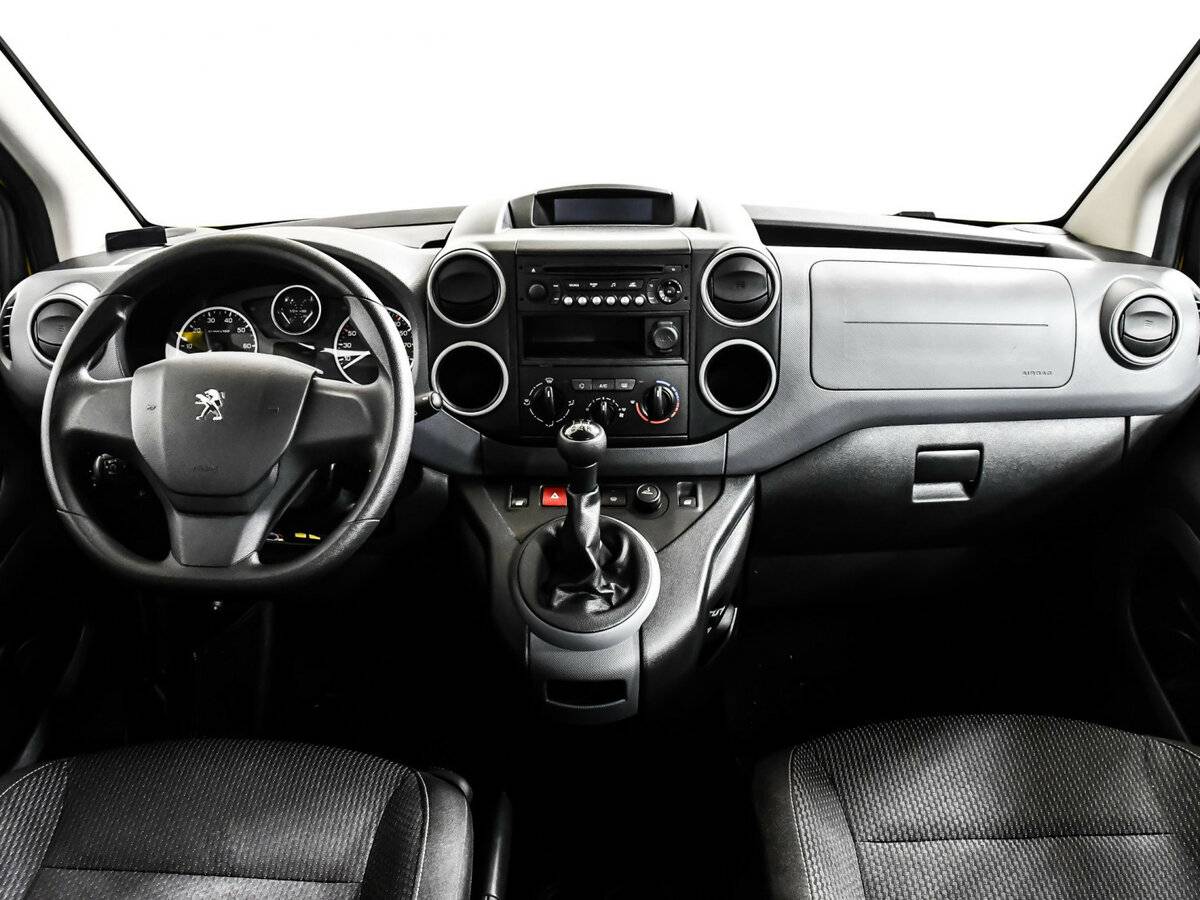 Б/У Пежо Партнер 2021 года. Фото: #8