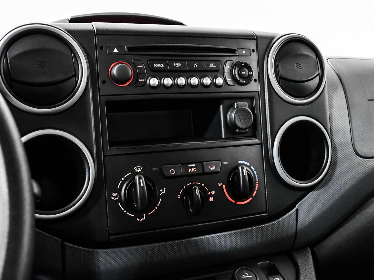 Б/У Пежо Партнер 2021 года. Фото: #15