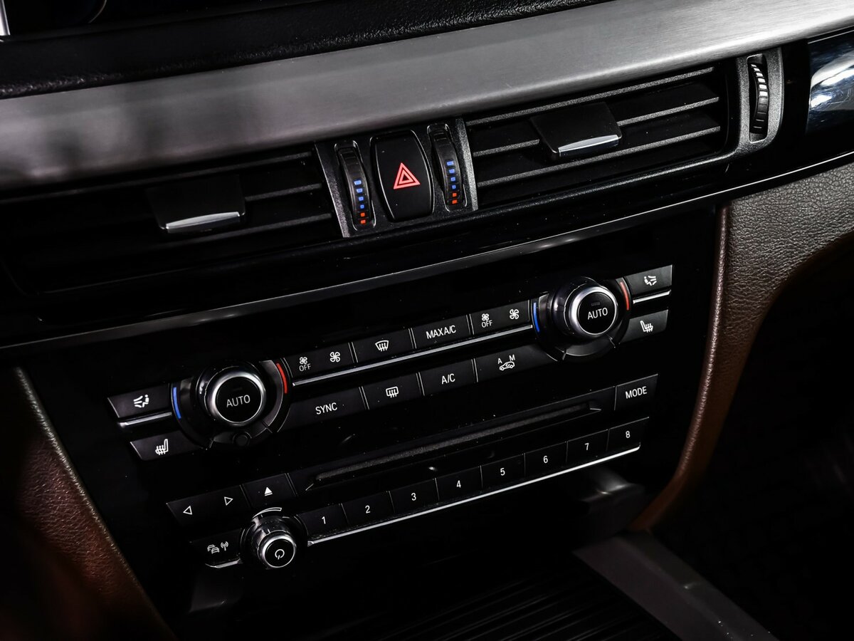 Б/У БМВ Икс5 2014 года. Фото: #14