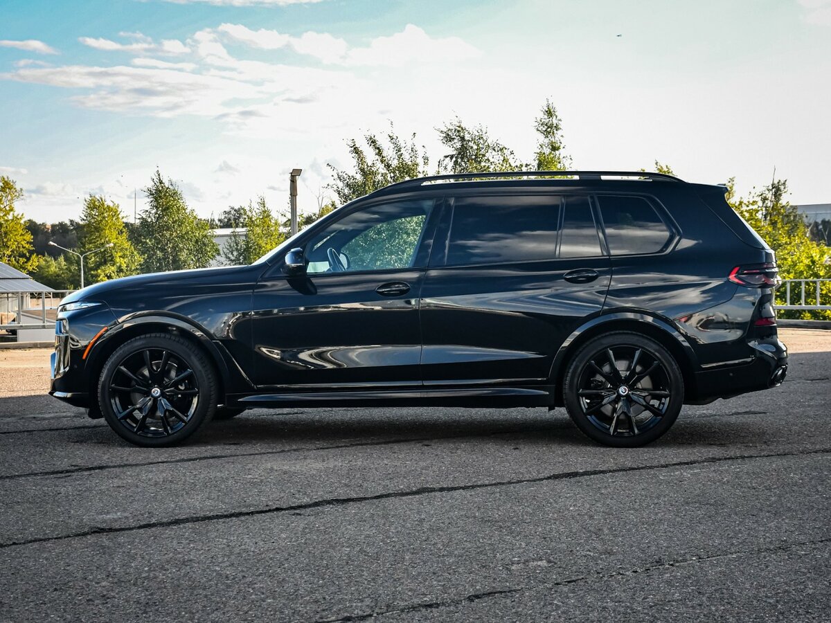 Б/У БМВ Икс7 2022 года. Фото: #7