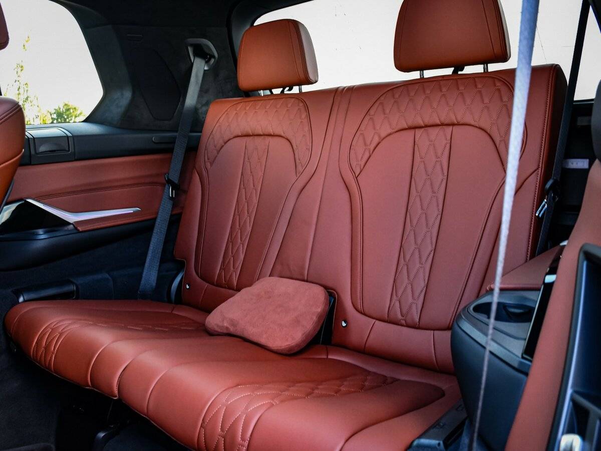 Б/У БМВ Икс7 2022 года. Фото: #11