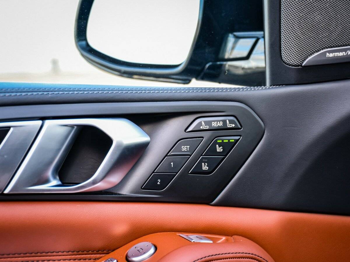 Б/У БМВ Икс7 2022 года. Фото: #18