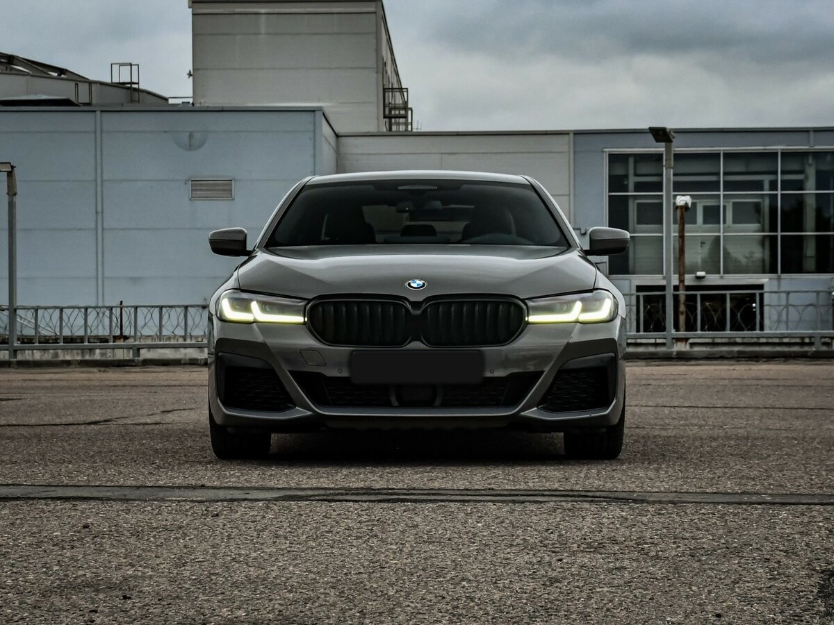 Б/У БМВ 5 серии 2021 года. Фото: #1