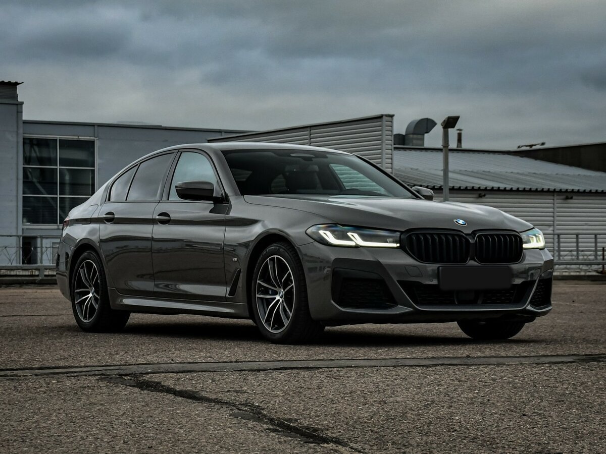 Б/У БМВ 5 серии 2021 года. Фото: #2