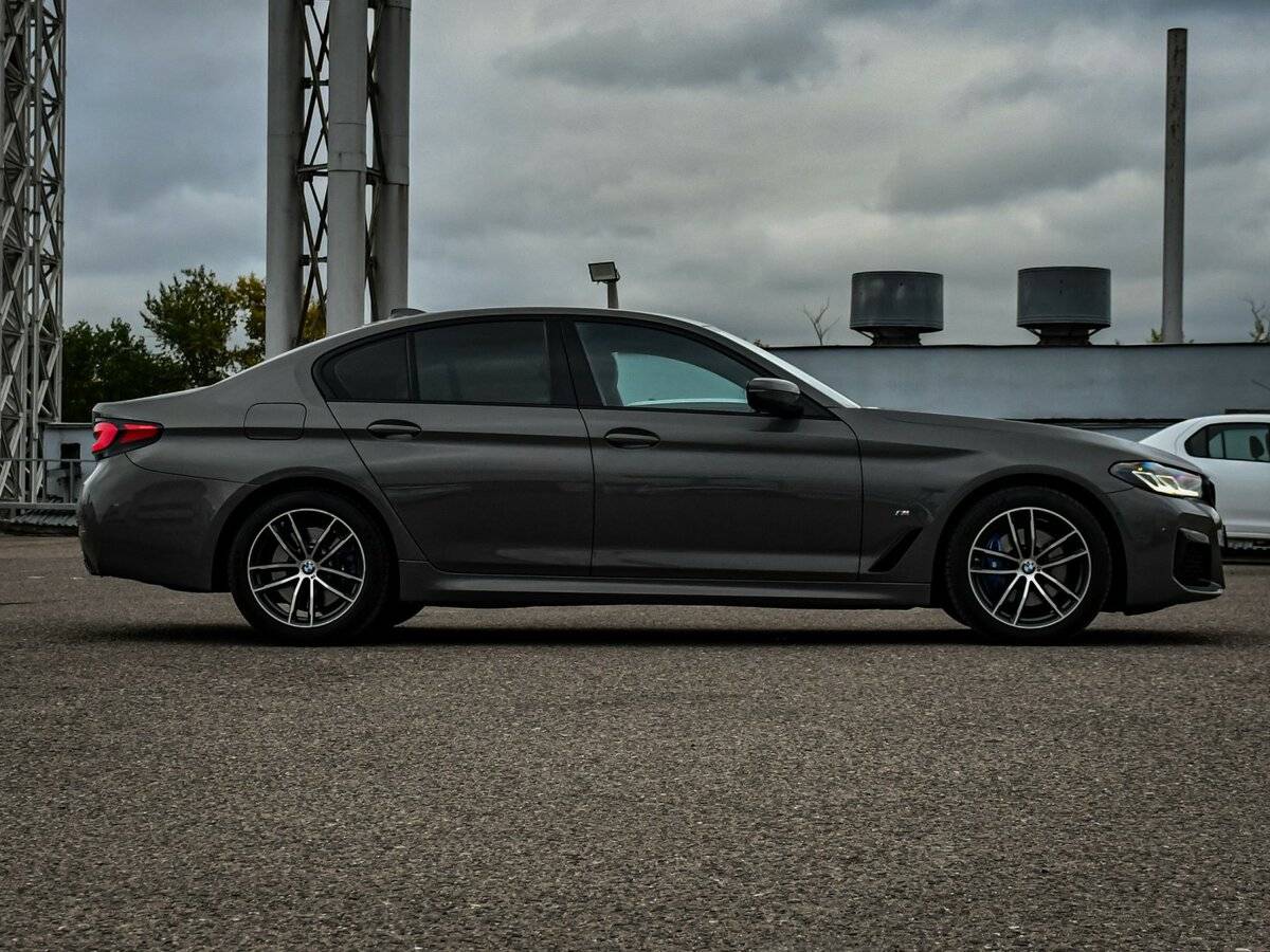 Б/У БМВ 5 серии 2021 года. Фото: #3